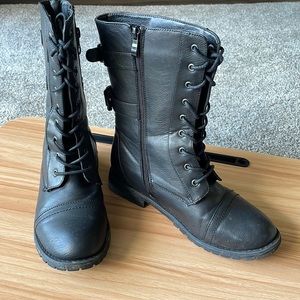 Combat boots